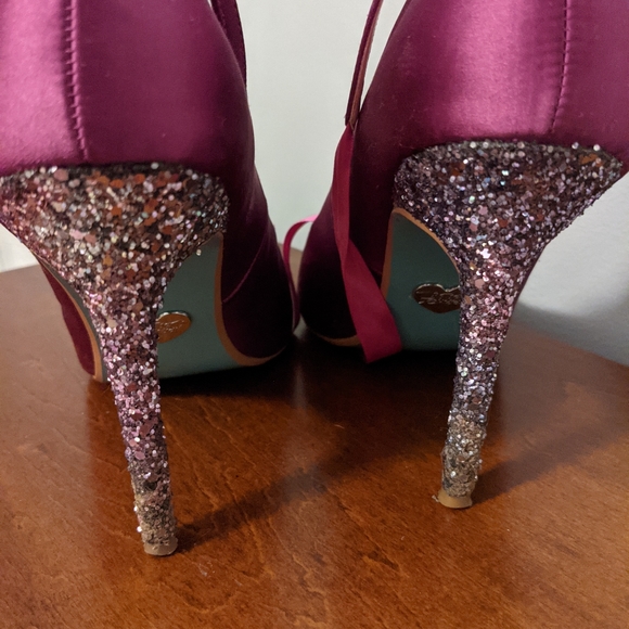 Blue by Betsey Johnson satin magenta glitter heels - Picture 7 of 7
